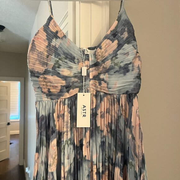 ASTR the label Maeve dress. Size XS - Picture 3 of 5